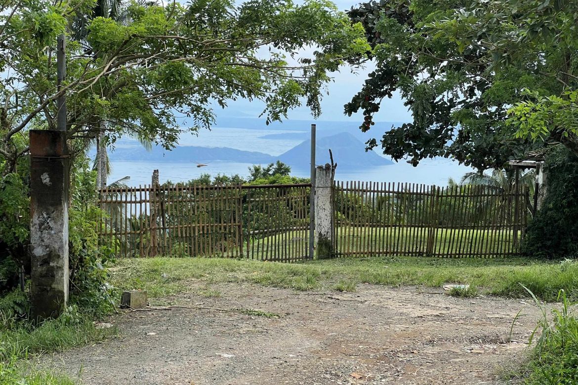 Land for Sale in Iruhin West, Tagaytay, Cavite – photo 2