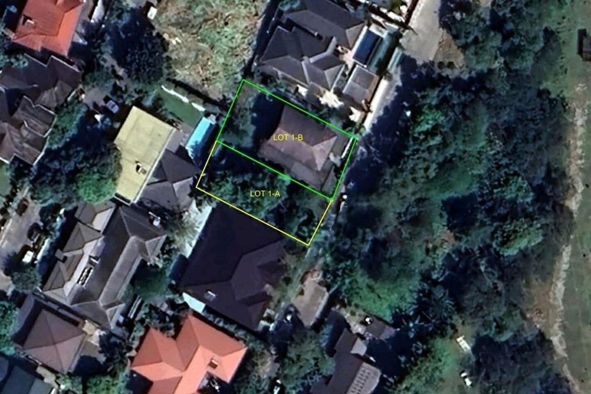 Land for Sale in LOYOLA GRAND VILLAS, Ramon Magsaysay, Quezon City, Metro Manila near LRT-1 Roosevelt – photo 2