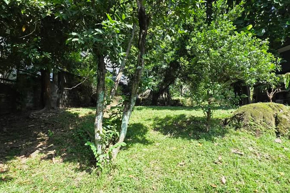 Land for Sale in LOYOLA GRAND VILLAS, Ramon Magsaysay, Quezon City, Metro Manila near LRT-1 Roosevelt – photo 7