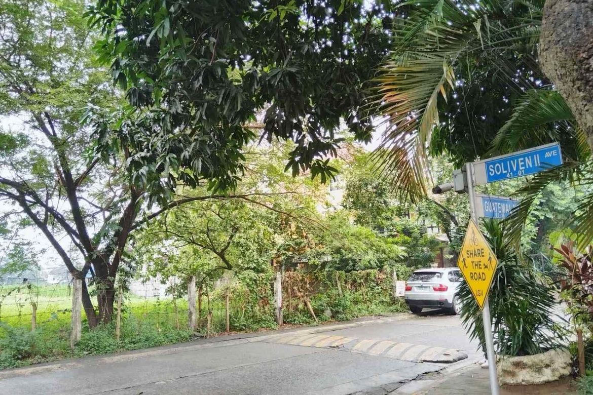 Land for Sale in LOYOLA GRAND VILLAS, Ramon Magsaysay, Quezon City, Metro Manila near LRT-1 Roosevelt – photo 2
