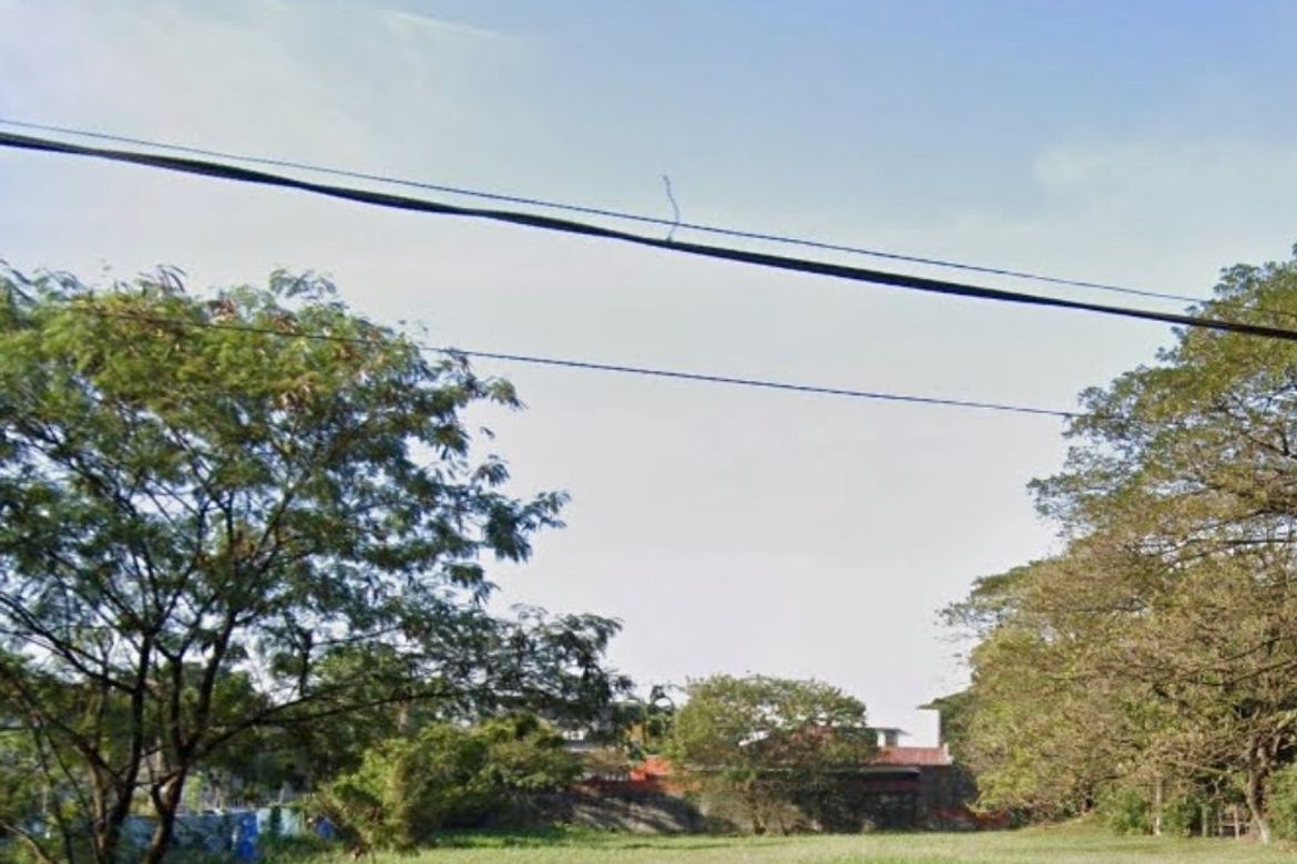 Land for Sale in LOYOLA GRAND VILLAS, Ramon Magsaysay, Quezon City, Metro Manila near LRT-1 Roosevelt