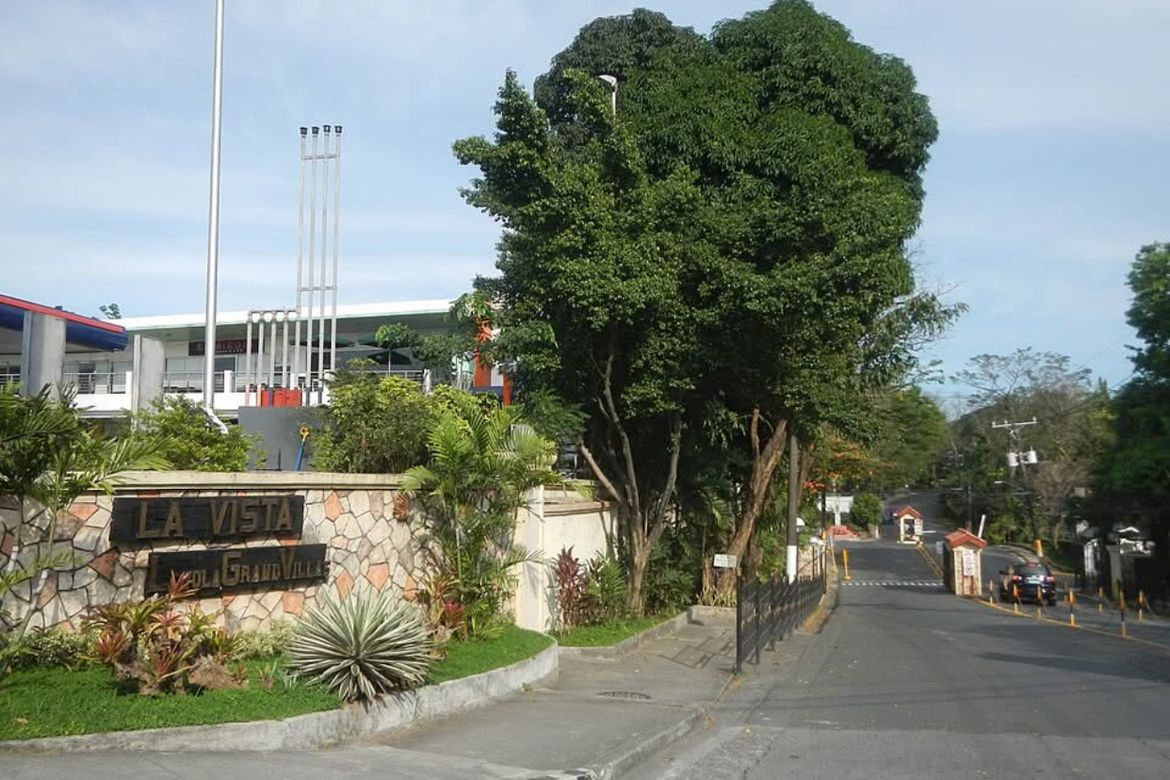 Land for Sale in LOYOLA GRAND VILLAS, Ramon Magsaysay, Quezon City, Metro Manila near LRT-1 Roosevelt – photo 4