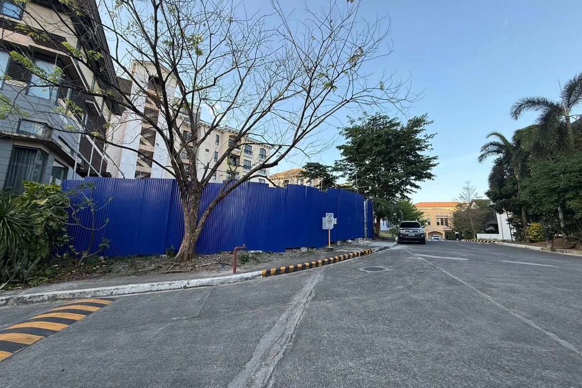 Land for Sale in McKinley Hill, Taguig, Metro Manila