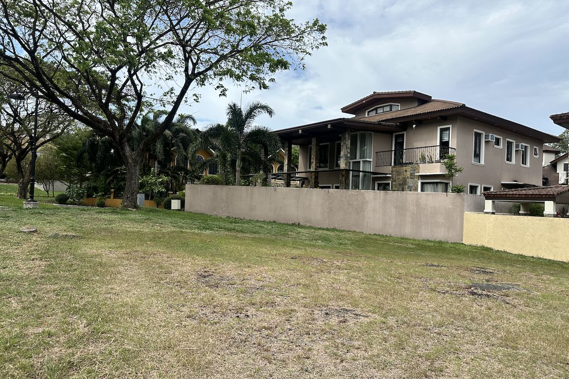 Land for Sale in Portofino Heights, Almanza Dos, Las Piñas, Metro Manila – photo 8