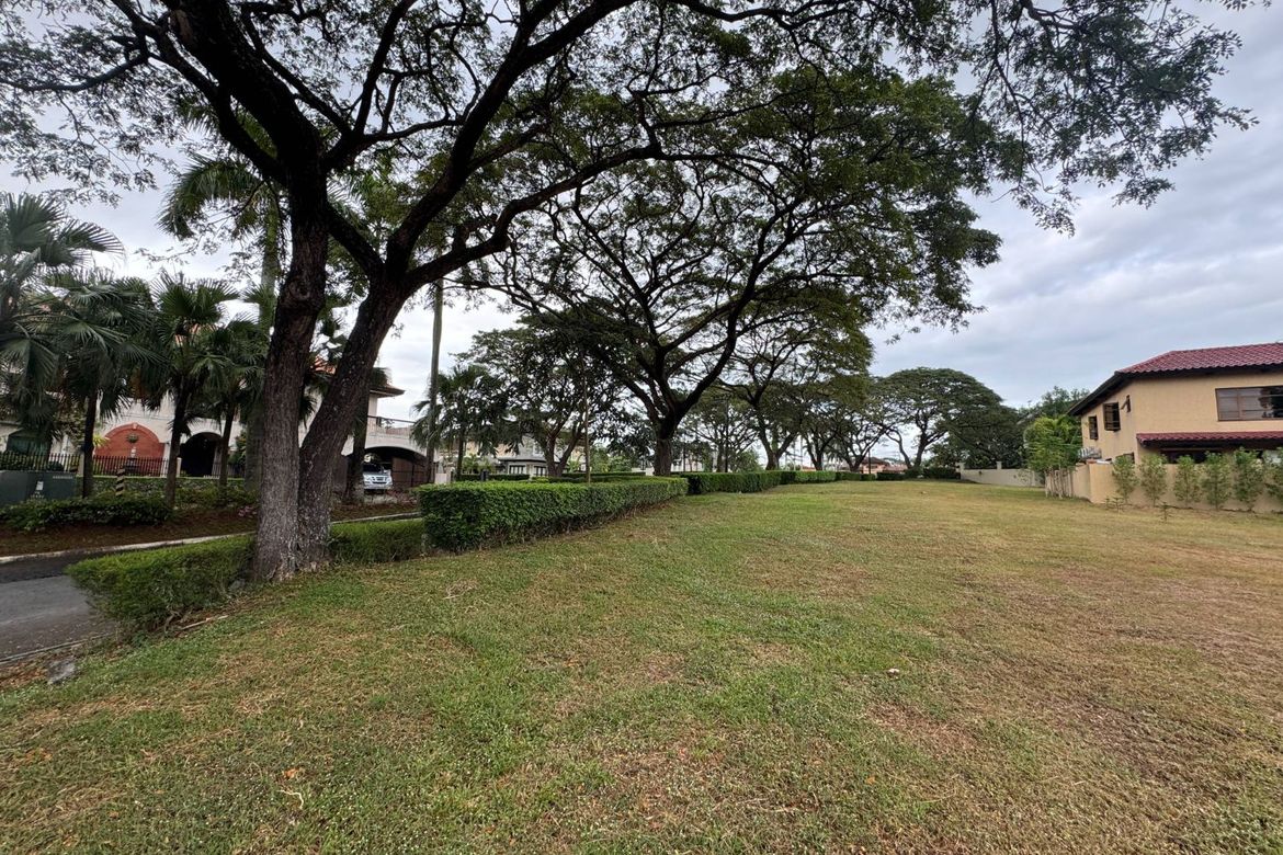 Land for Sale in Portofino Heights, Almanza Dos, Las Piñas, Metro Manila – photo 2