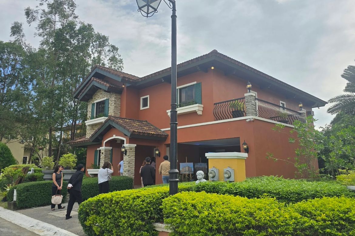Land for Sale in Portofino South, Poblacion, Muntinlupa, Metro Manila – photo 2
