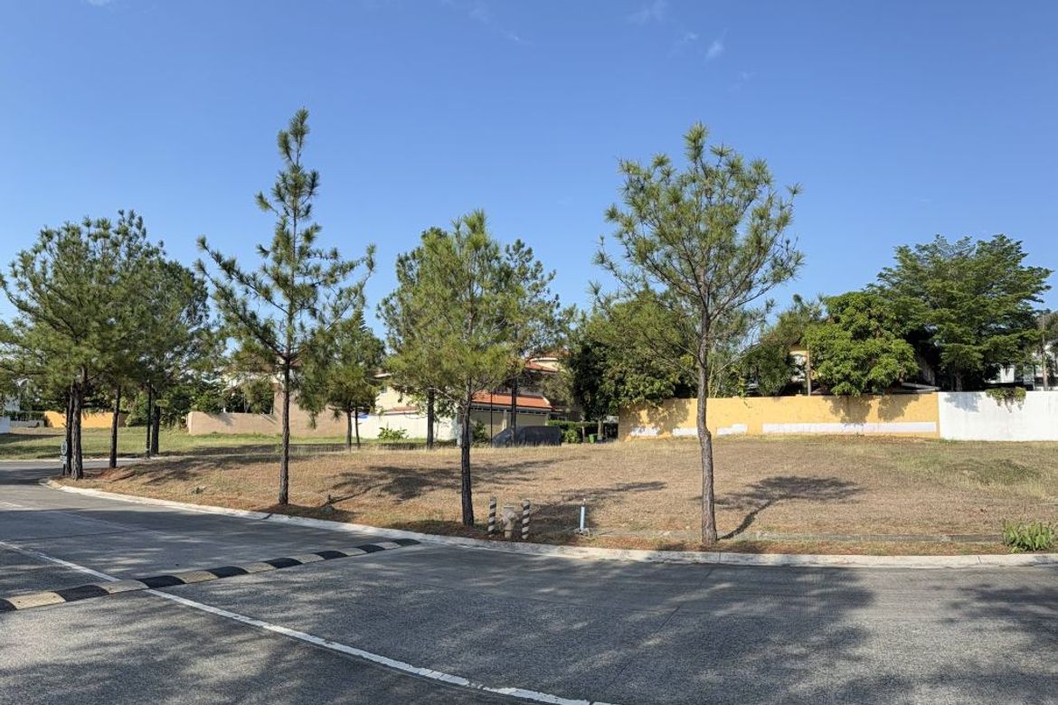 Land for Sale in Portofino South, Poblacion, Muntinlupa, Metro Manila – photo 2