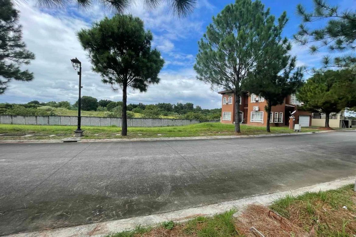 Land for Sale in Portofino South, Poblacion, Muntinlupa, Metro Manila – photo 2