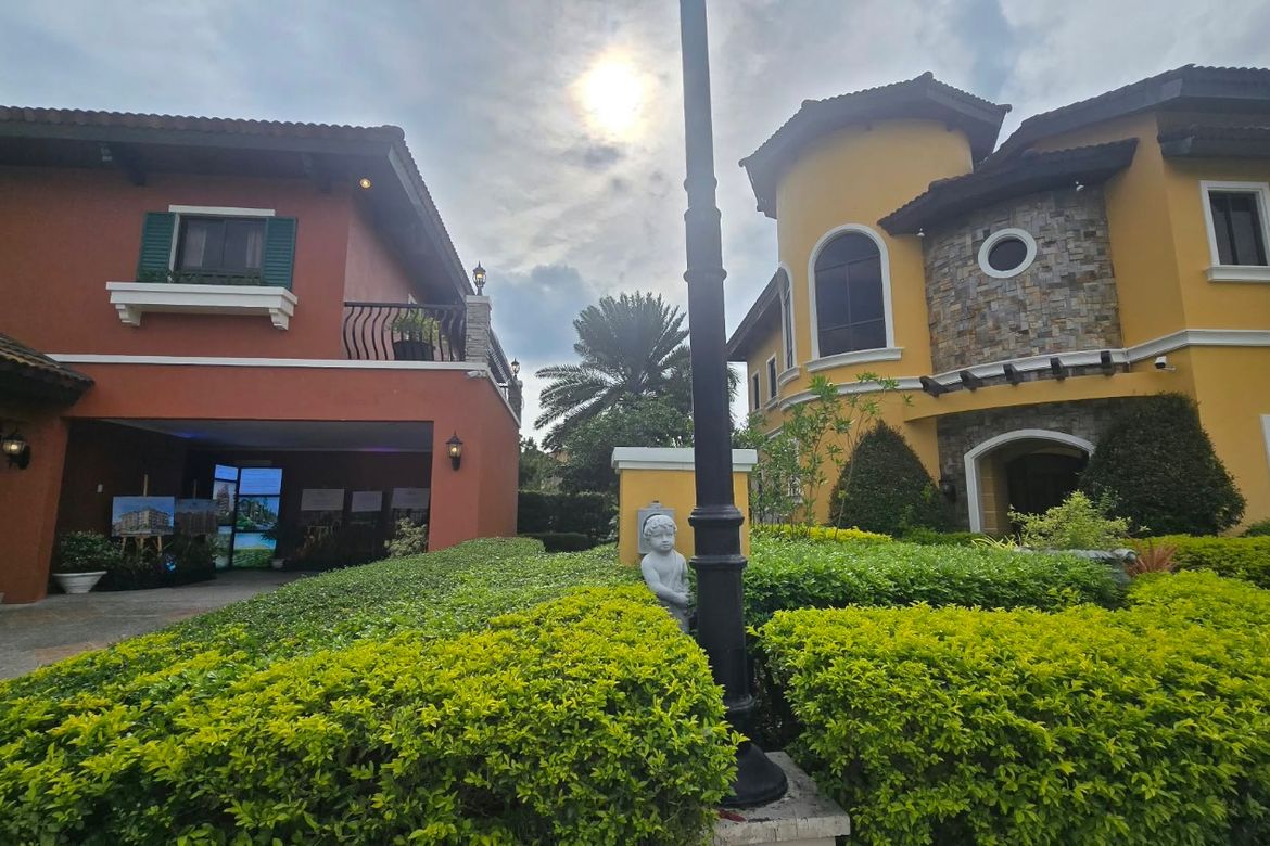Land for Sale in Portofino South, Poblacion, Muntinlupa, Metro Manila
