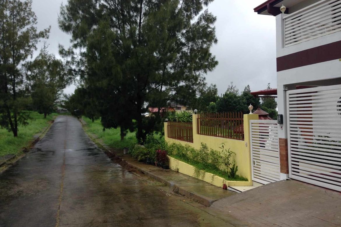Land for Sale in Royale Tagaytay Estates, Buck Estate, Alfonso, Cavite – photo 2