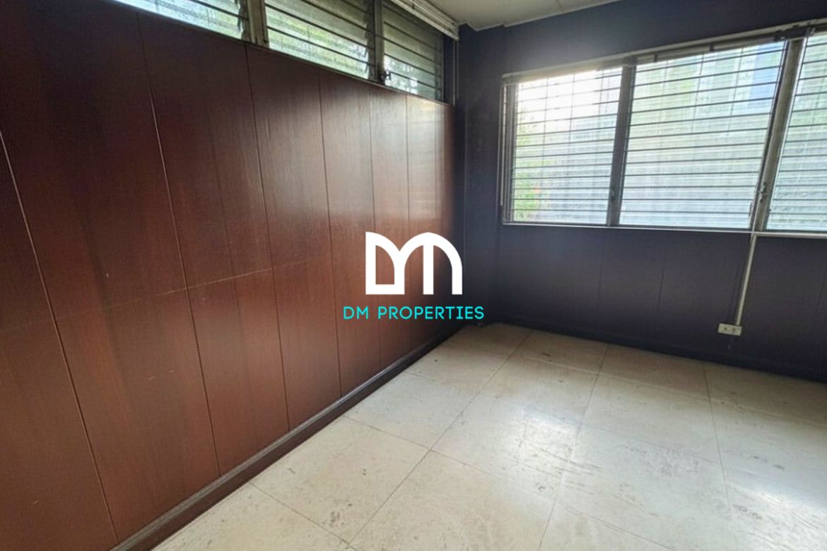 Land for Sale in South Triangle, Quezon City, Metro Manila near MRT-3 Quezon Avenue – photo 4