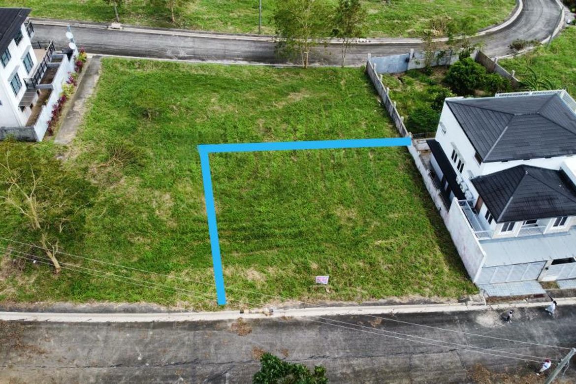 Land for Sale in Splendido Taal Towers, Niyugan, Laurel, Batangas – photo 2