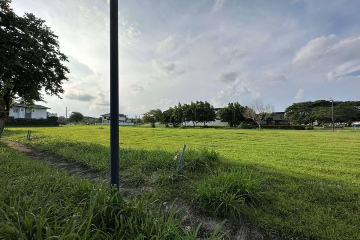 Land for Sale in Treveia Nuvali, Canlubang, Calamba, Laguna – photo 7