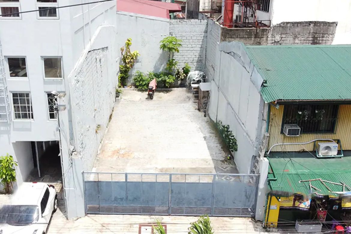 Land for Sale in Urdaneta, Makati, Metro Manila near MRT-3 Ayala