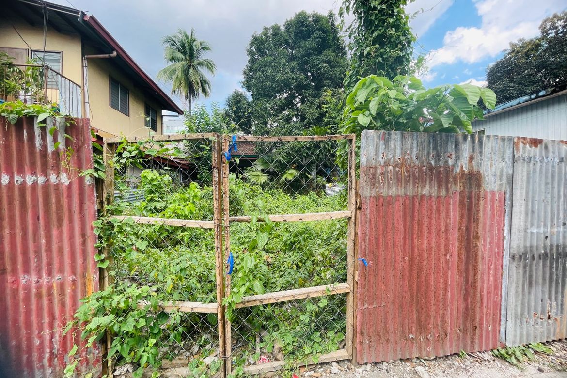 Land for Sale in Urdaneta, Makati, Metro Manila near MRT-3 Ayala – photo 2