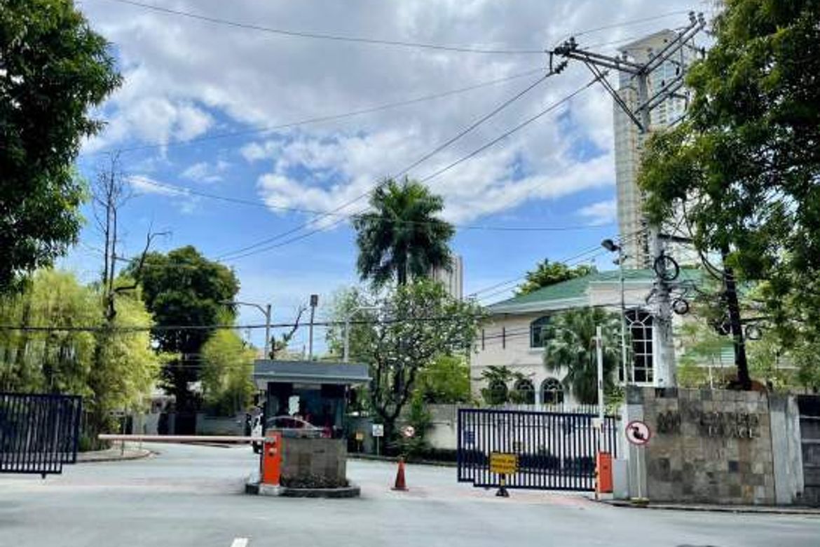 Land for Sale in Urdaneta, Makati, Metro Manila near MRT-3 Buendia – photo 2