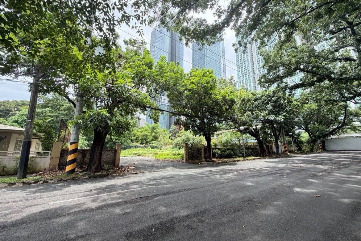 Land for Sale in Urdaneta, Makati, Metro Manila near MRT-3 Buendia – photo 4