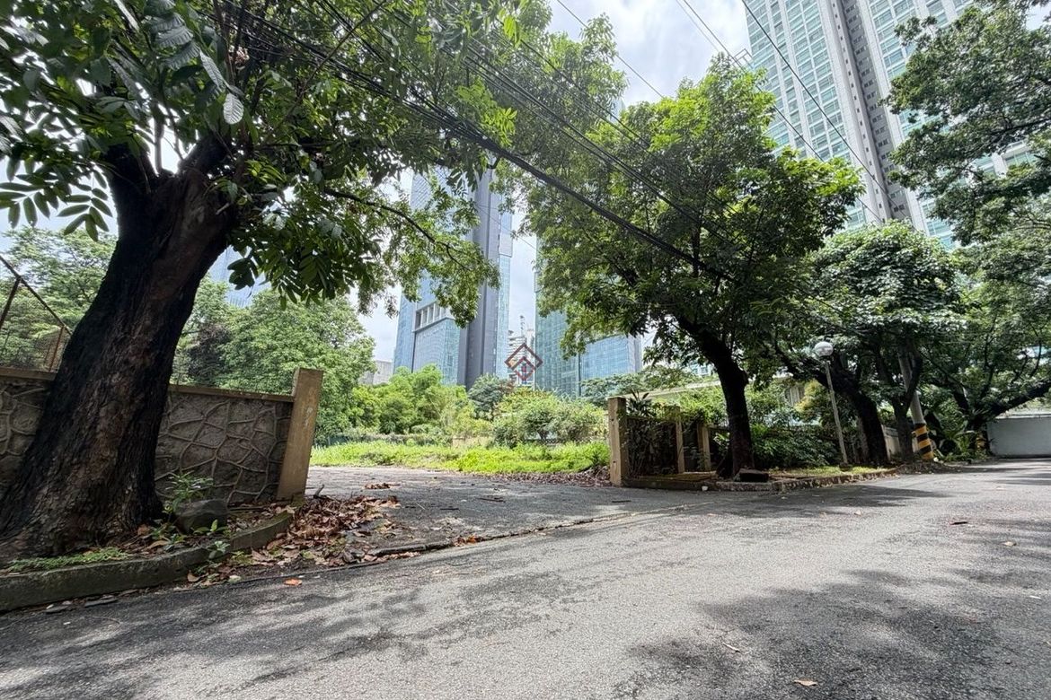 Land for Sale in Urdaneta, Makati, Metro Manila near MRT-3 Buendia – photo 5