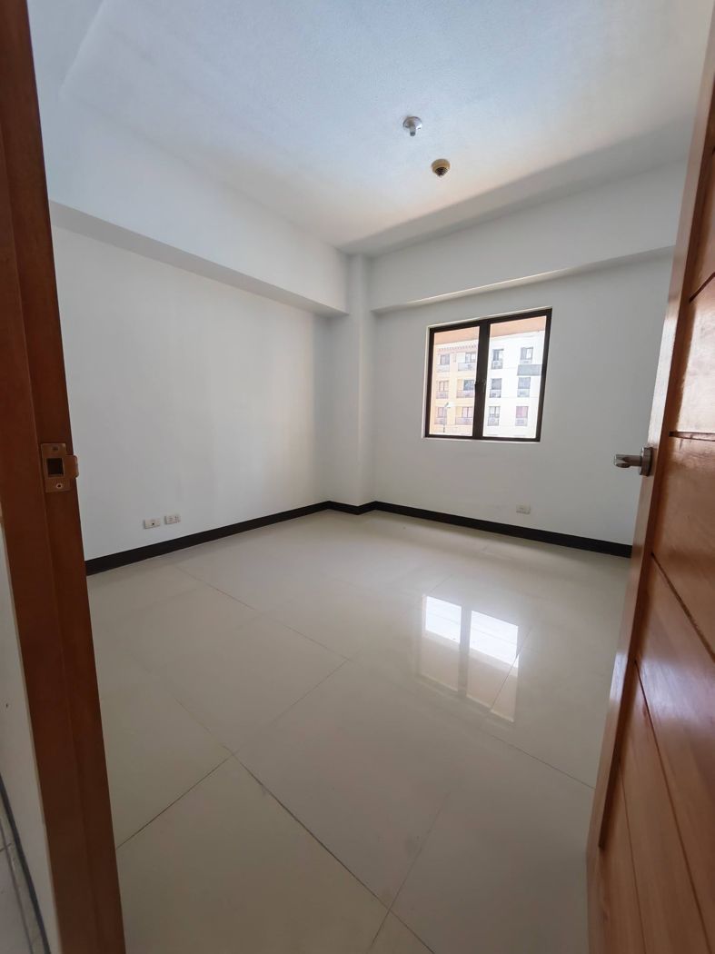 Lush 3-Bedroom Condo Unit for Sale in New Port City, Pasay City – photo 2