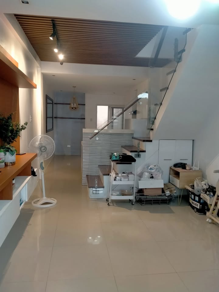Modern 3-Bedroom Townhouse for Sale in NIA Village, Tandang Sora, Quezon City – photo 2