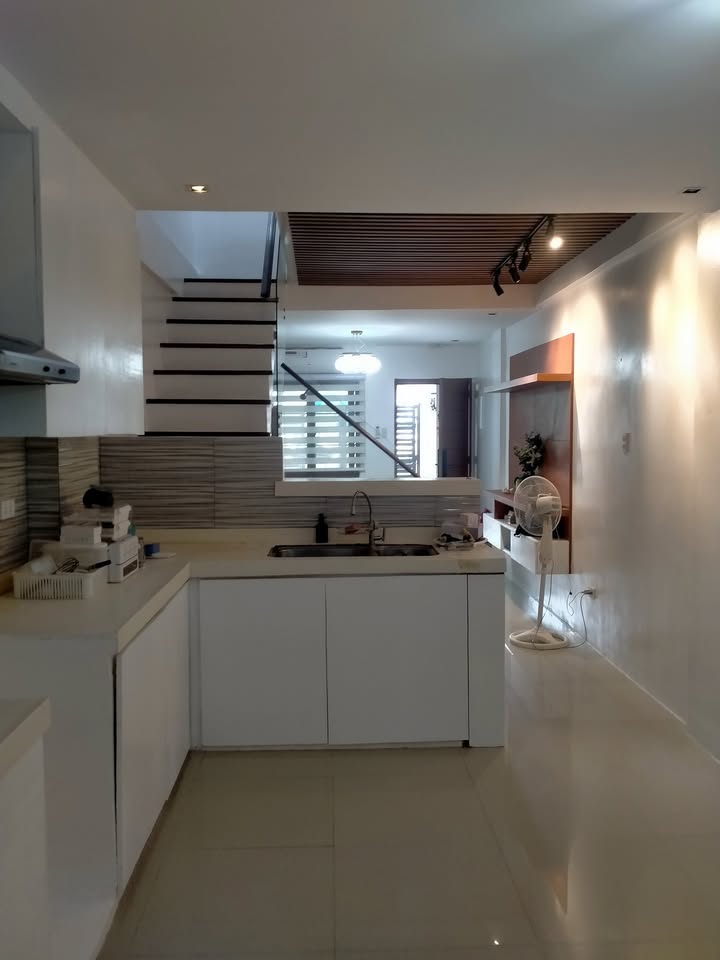 Modern 3-Bedroom Townhouse for Sale in NIA Village, Tandang Sora, Quezon City – photo 3