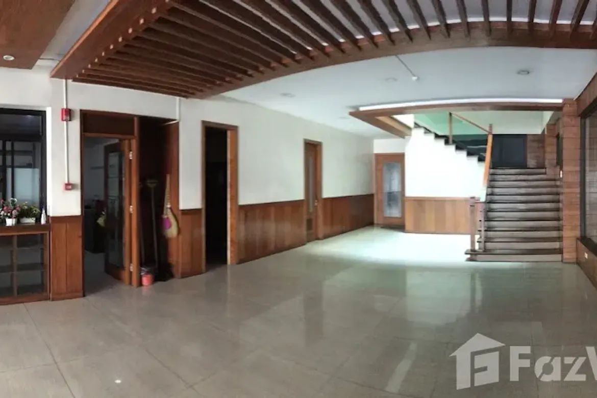 Office for Sale in Batasan Hills, Quezon City, Metro Manila – photo 2
