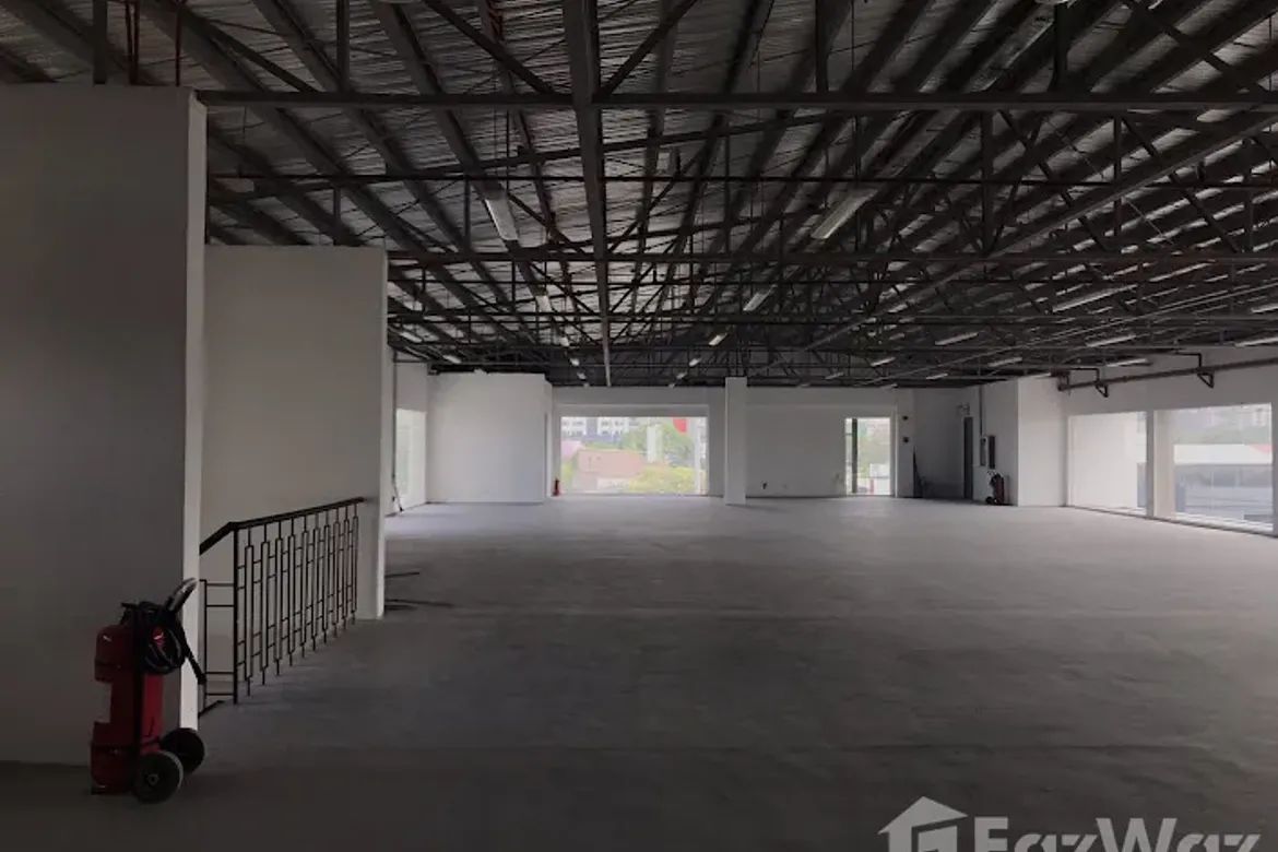 Office for Sale in Batasan Hills, Quezon City, Metro Manila – photo 3