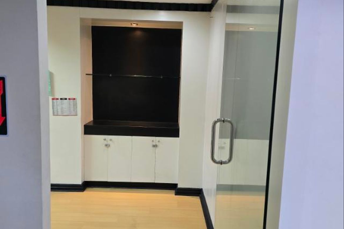 Office for Sale in Tektite Towers, San Antonio, Pasig, Metro Manila near MRT-3 Ortigas – photo 2