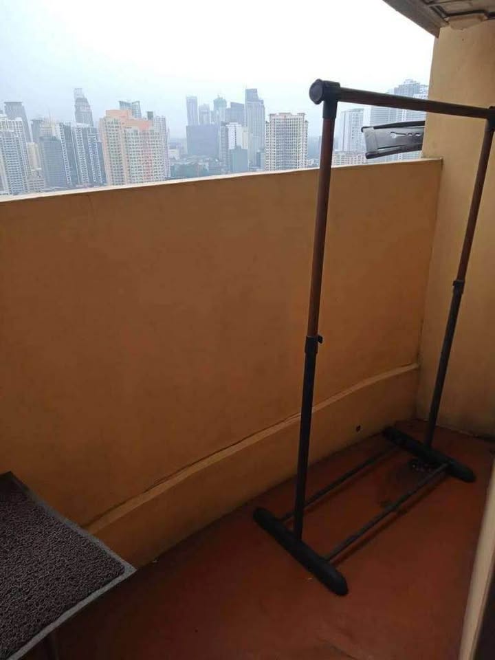 Semi-Furnished 1-Bedroom Condo for Sale at Makati Executive Tower, Buendia – photo 5