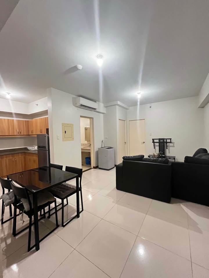 Semi-Furnished 2-Bedroom Condo with Parking for Sale at Brio Tower, Makati – photo 2