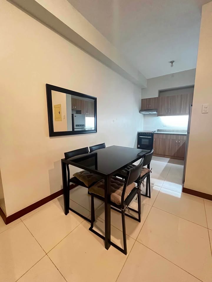 Semi-Furnished 2-Bedroom Condo with Parking for Sale at Brio Tower, Makati – photo 4