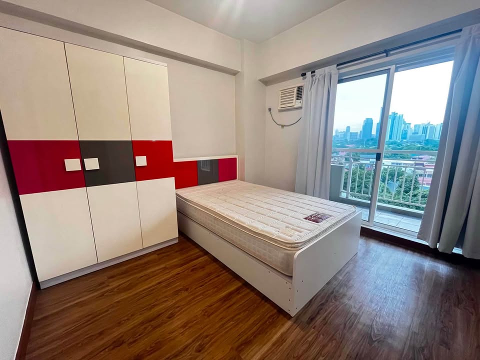 Semi-Furnished 2-Bedroom Condo with Parking for Sale at Brio Tower, Makati – photo 6