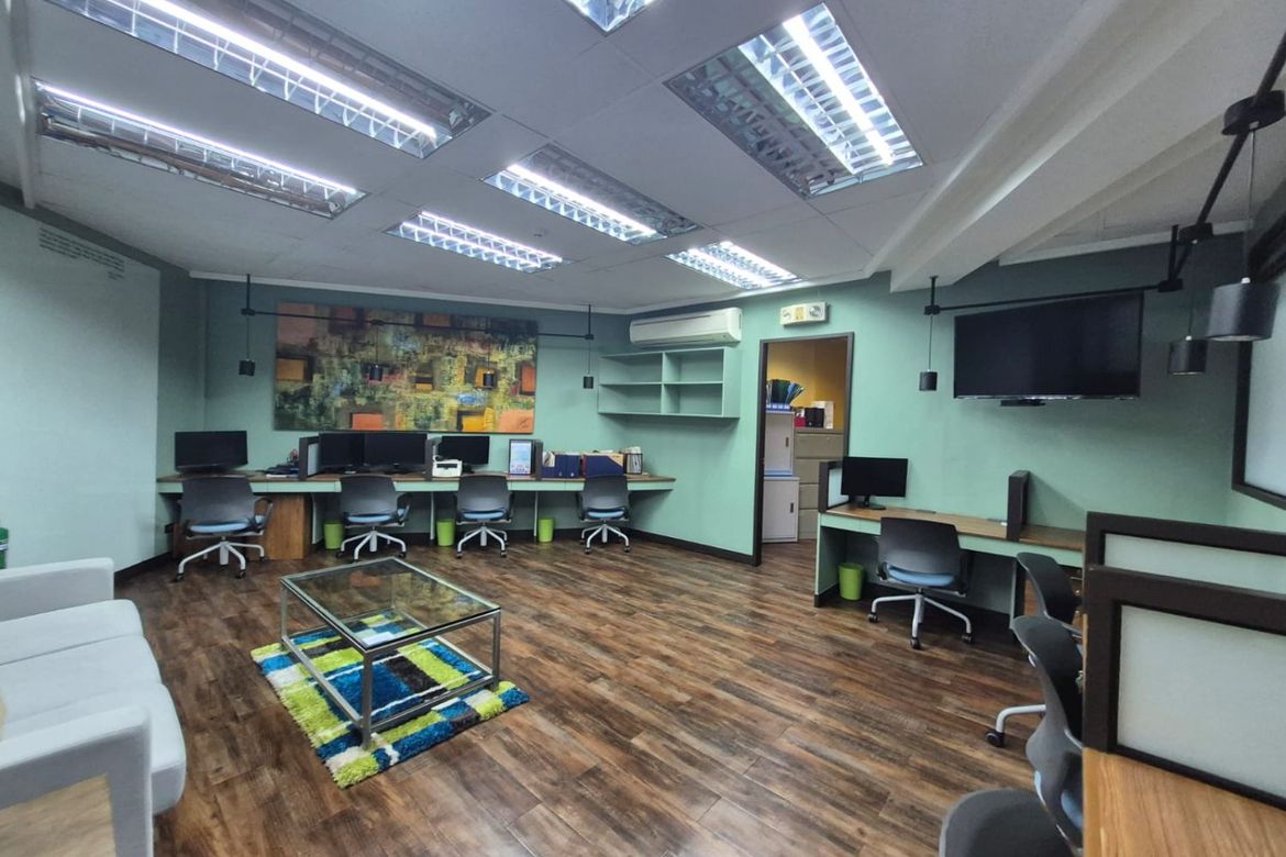 Shophouse for Rent in Urdaneta, Makati, Metro Manila near MRT-3 Ayala photo 7