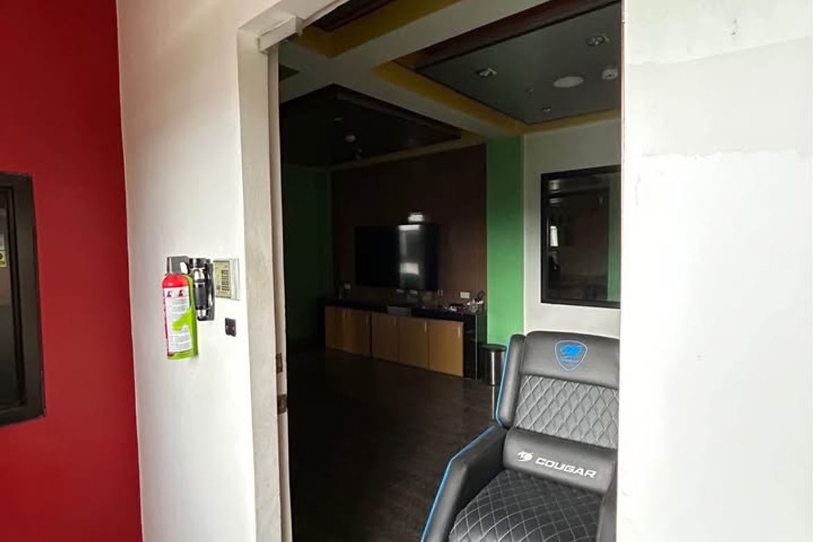 Shophouse for Sale in Almanza Dos, Las Piñas, Metro Manila – photo 4