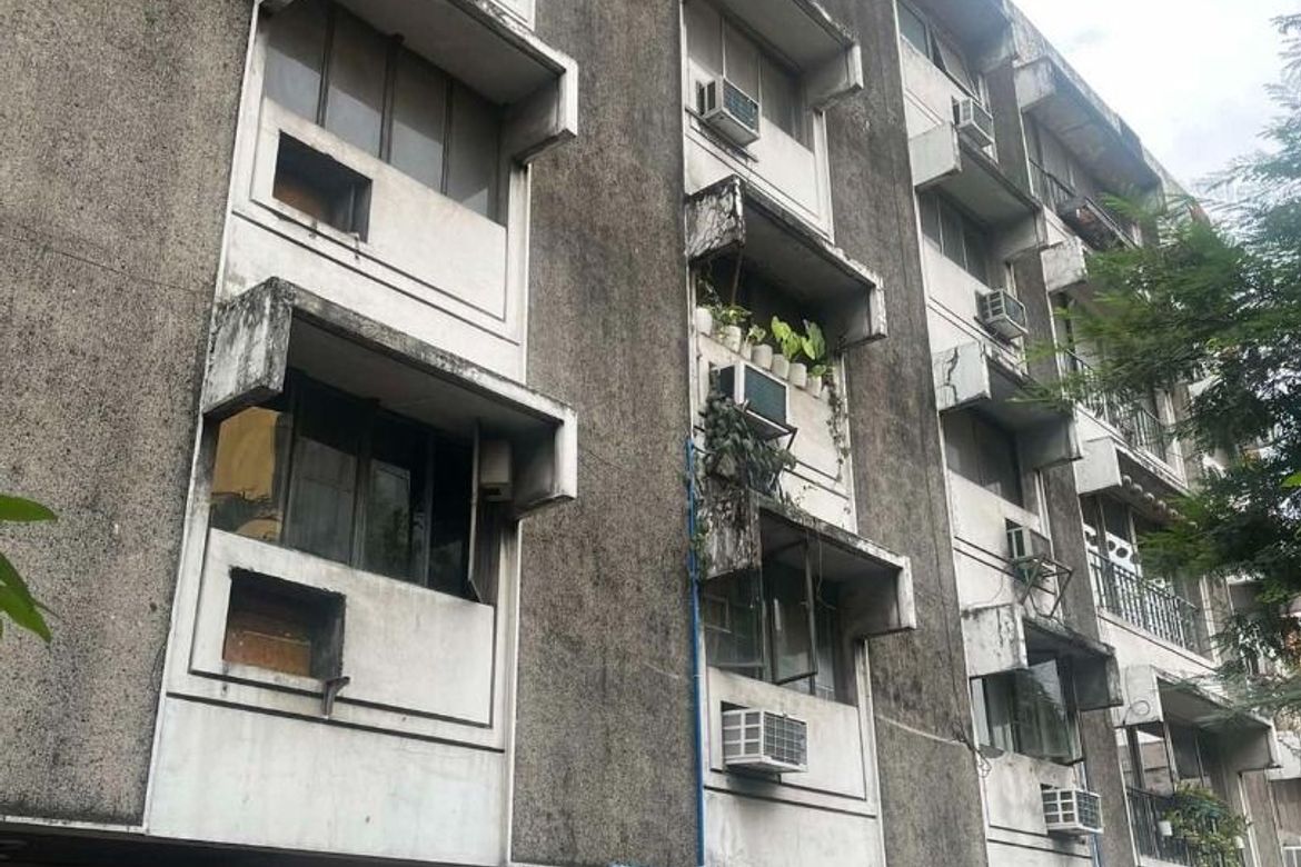 Shophouse for Sale in Bangkal, Makati, Metro Manila near MRT-3 Magallanes – photo 2