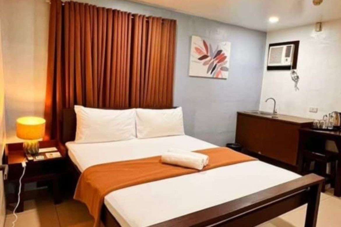 Shophouse for Sale in Bangkal, Makati, Metro Manila near MRT-3 Magallanes – photo 3