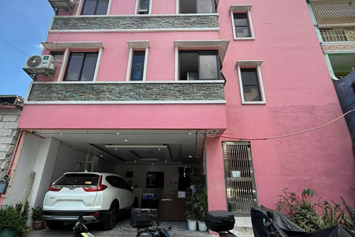 Shophouse for Sale in Barangay 97, Pasay, Metro Manila near MRT-3 Taft Avenue – photo 2