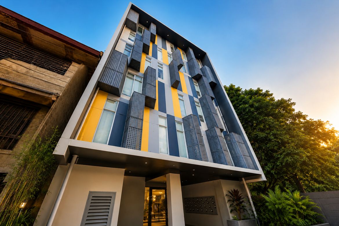 Shophouse for Sale in Forbes Park North, Makati City near MRT-3 Buendia – photo 2