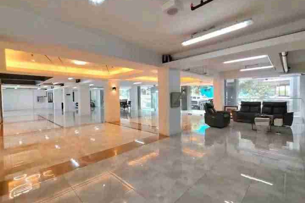 Shophouse for Sale in Laging Handa, Quezon City, Metro Manila near MRT-3 Kamuning – photo 8