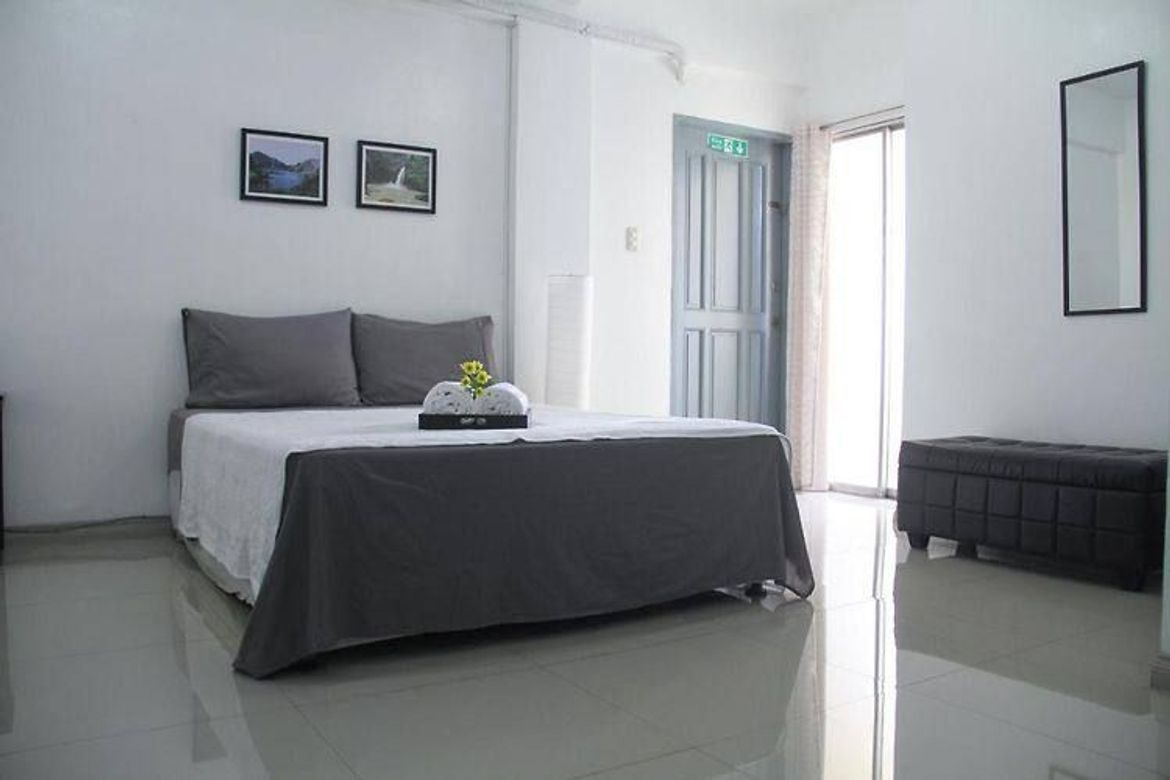 Shophouse for Sale in Palanan, Makati, Metro Manila – photo 2