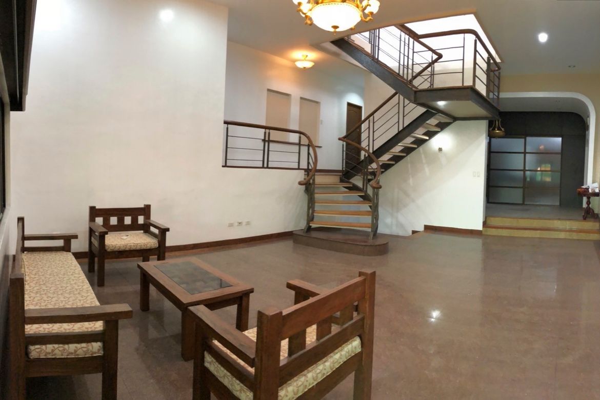 Shophouse for Sale in Pinyahan, Quezon City, Metro Manila near MRT-3 Kamuning – photo 2