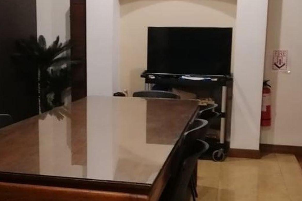 Shophouse for Sale in Pinyahan, Quezon City, Metro Manila near MRT-3 Kamuning – photo 4