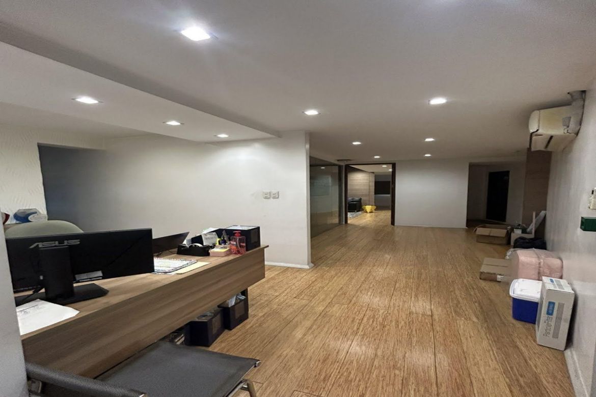Shophouse for Sale in Pio Del Pilar, Makati, Metro Manila