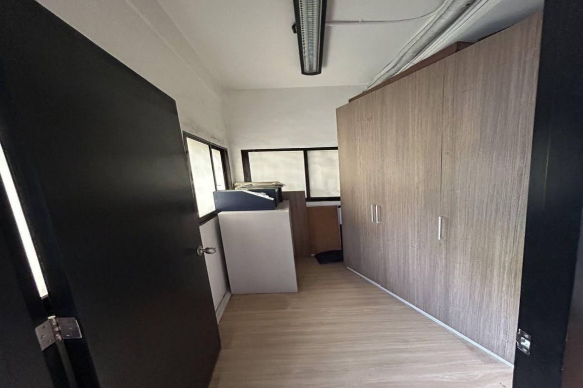 Shophouse for Sale in Pio Del Pilar, Makati, Metro Manila – photo 2