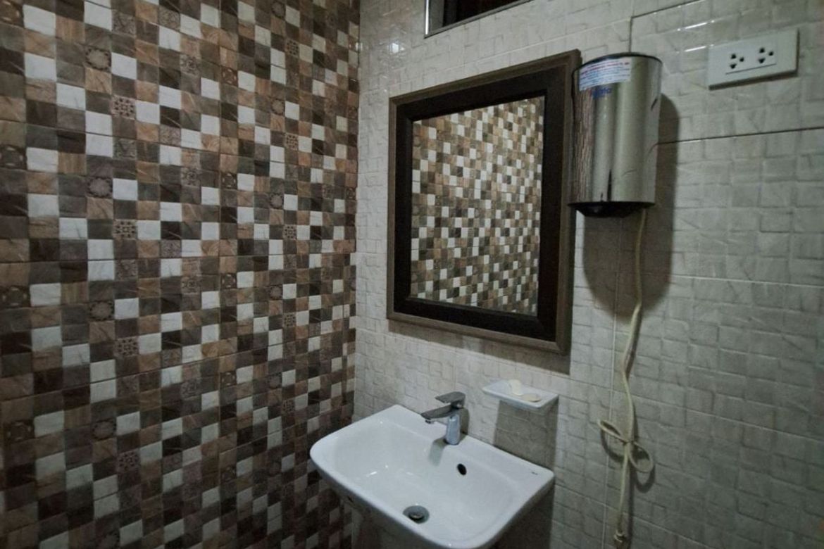 Shophouse for Sale in Plainview, Mandaluyong, Metro Manila near MRT-3 Boni – photo 8