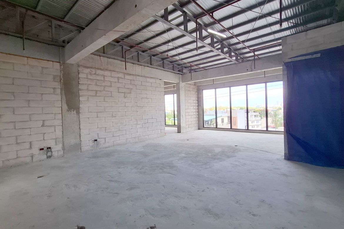 Shophouse for Sale in Plainview, Mandaluyong, Metro Manila near MRT-3 Boni
