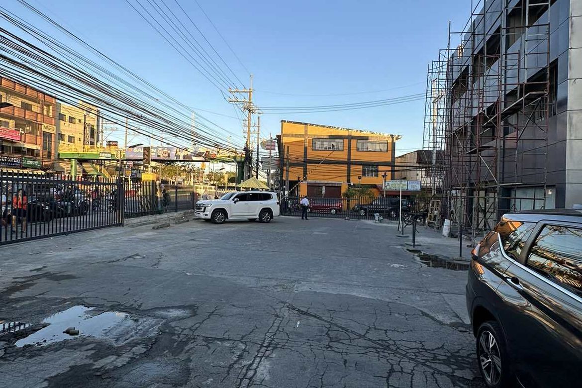 Shophouse for Sale in San Isidro, Parañaque, Metro Manila