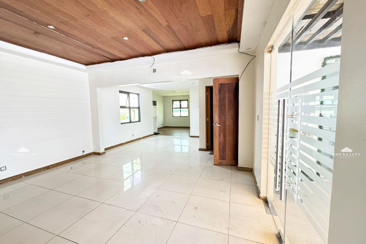 Shophouse for Sale in Santa Cruz, Makati, Metro Manila – photo 8