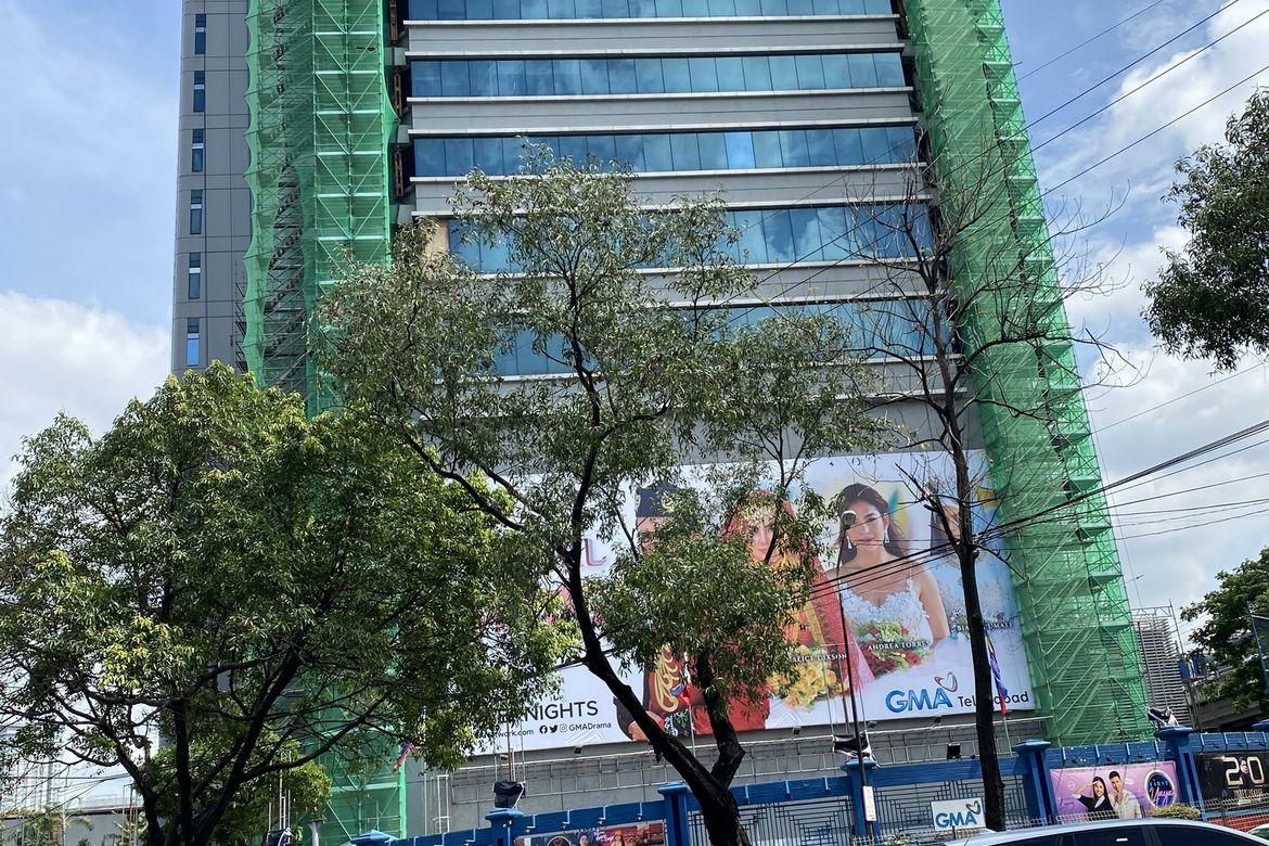 Shophouse for Sale in South Triangle, Quezon City, Metro Manila near MRT-3 Quezon Avenue