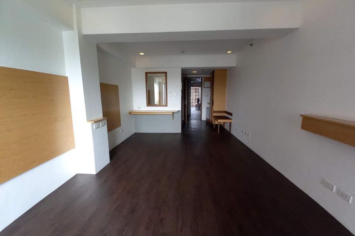 Shophouse for Sale in Urdaneta, Makati City near MRT-3 Buendia – photo 5